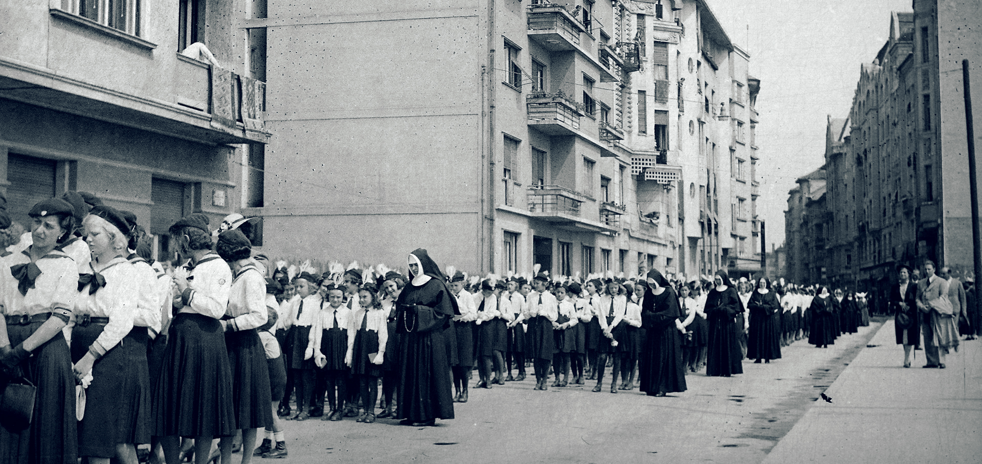 KUSPER JUDIT NŐKÉPEK-04