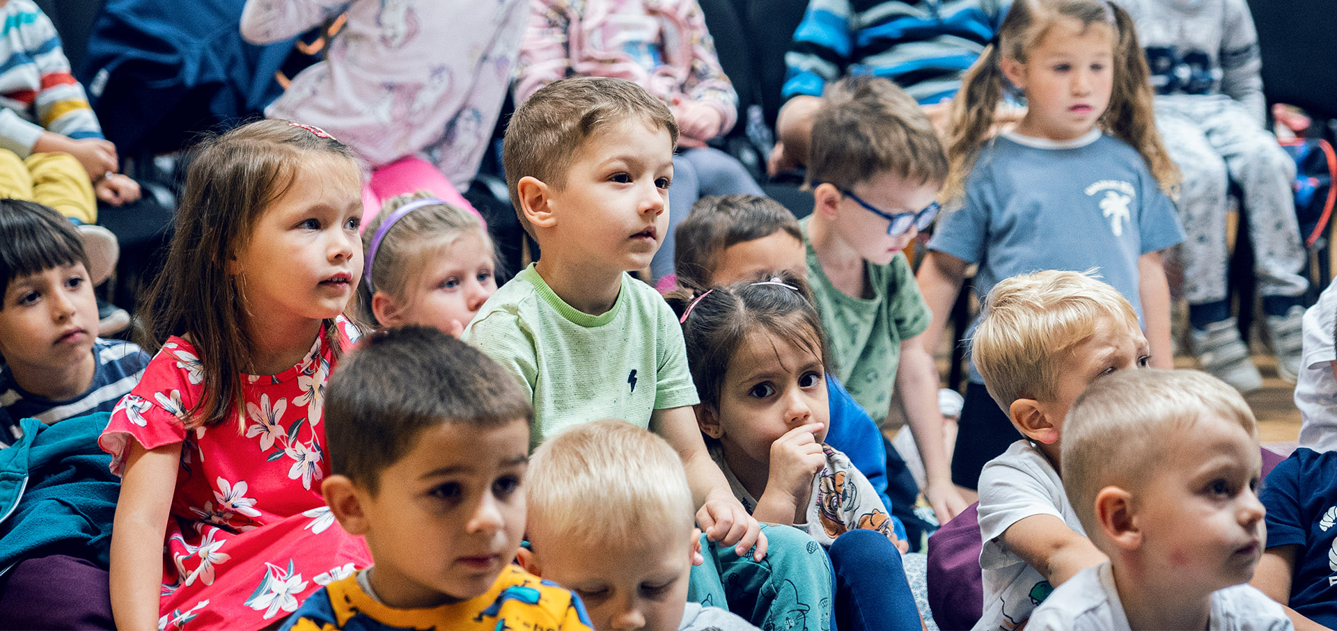 Olvasosarok nyar 24 2-07